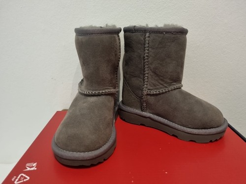 Ugg kids classic boot size - ii,