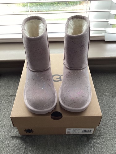 Nwt ugg kids classic - kids, ii