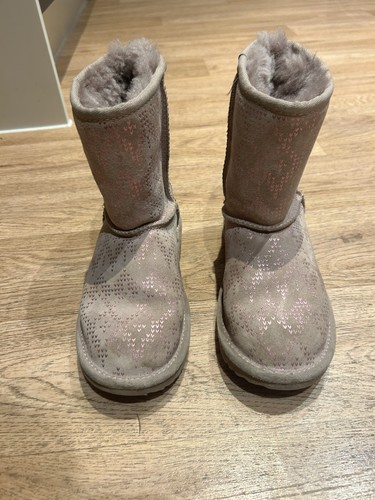 Ugg boots size - or, 32