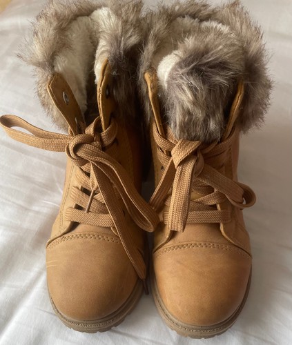 Pre owned girls ugg - pre-owned, boots